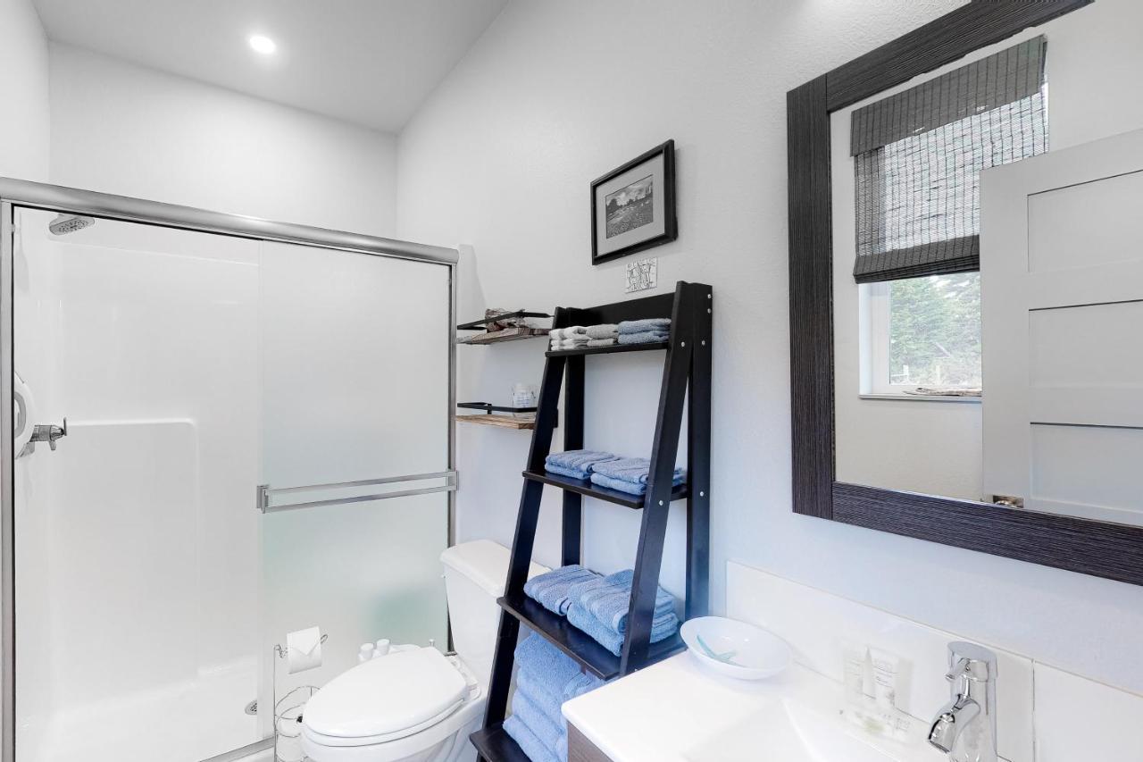Driftwood Duet Apartment แบนดอน ภายนอก รูปภาพ