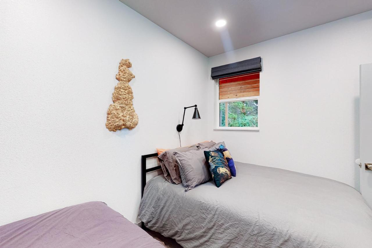 Driftwood Duet Apartment แบนดอน ภายนอก รูปภาพ
